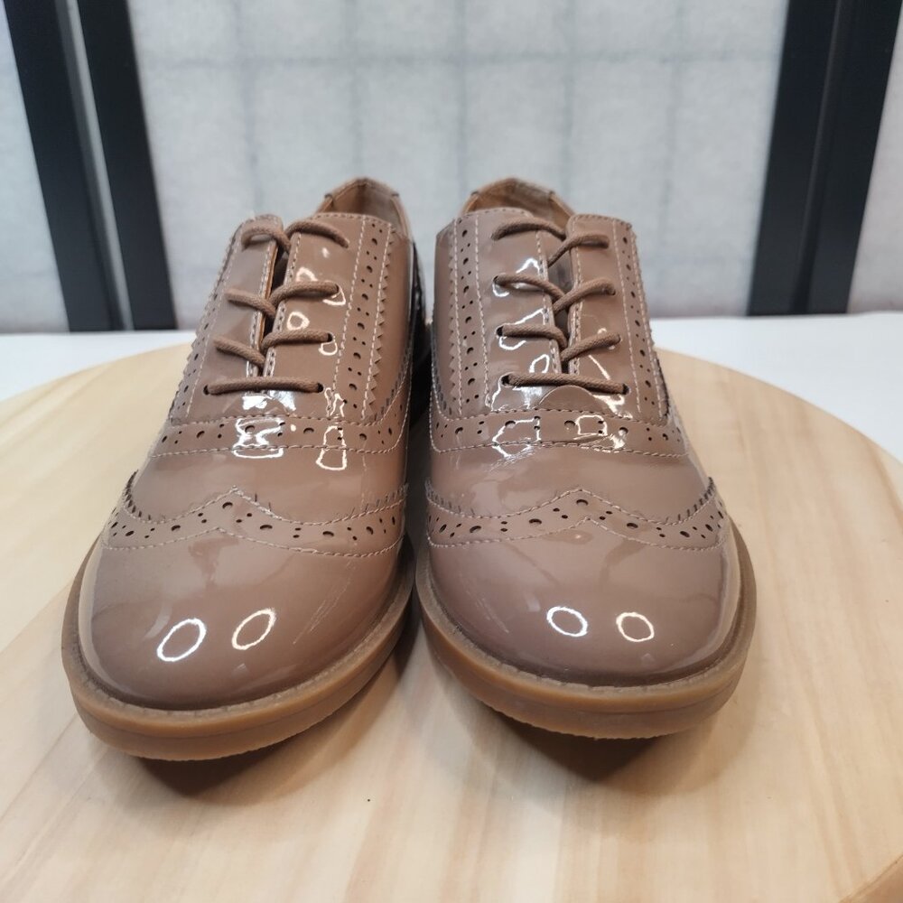 Franco Sarto Illia Faux Patent Leather Taupe Wingtip Shoes Women US 9M - Picture 4 of 14